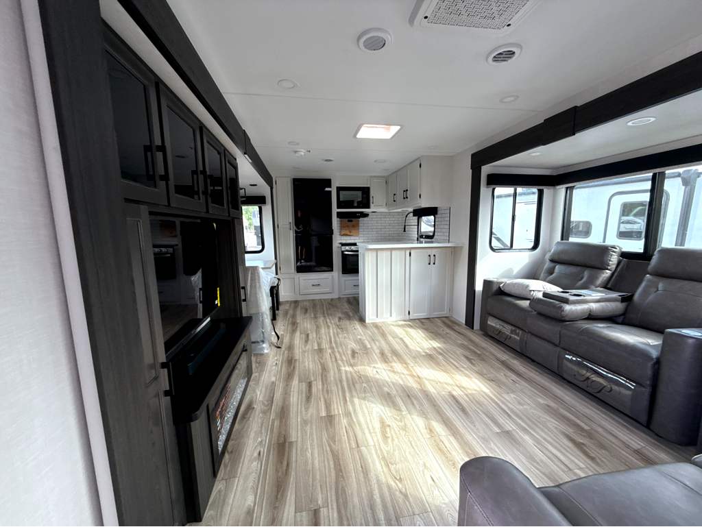 2027 VENTURE RV SPORTTREK 336VRK - Image 9