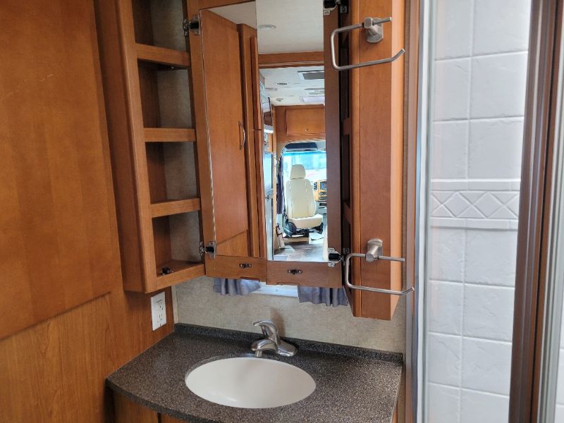 2011 Leisure Travel Unity 24MB - Image 17