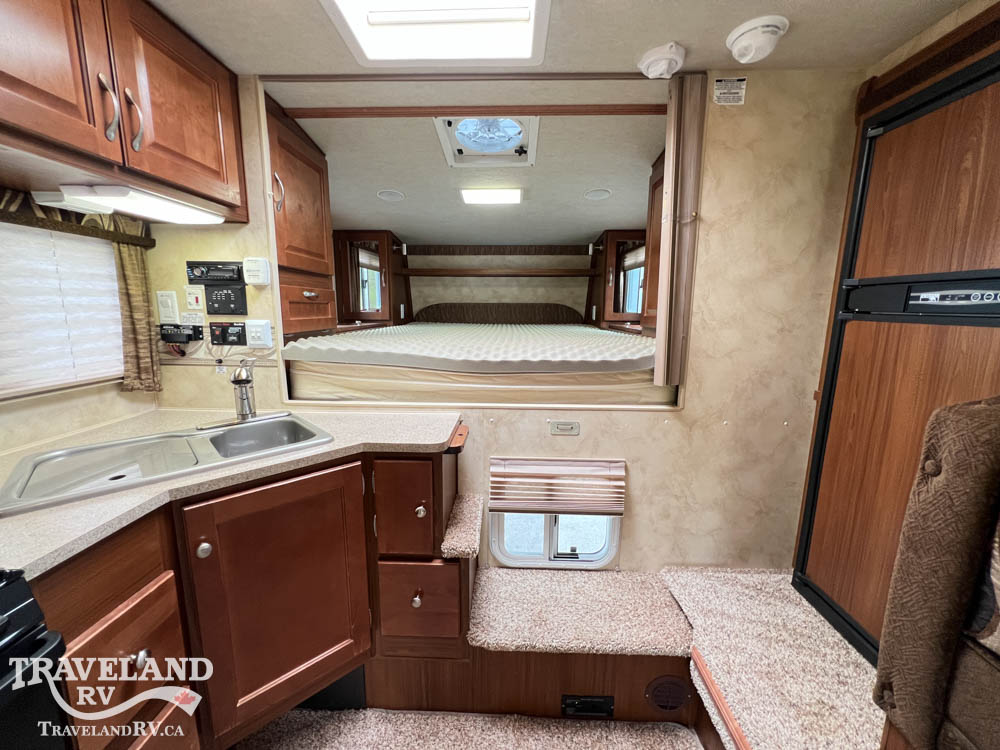 2012 NORTHWOOD ARCTIC FOX 811 - Image 14