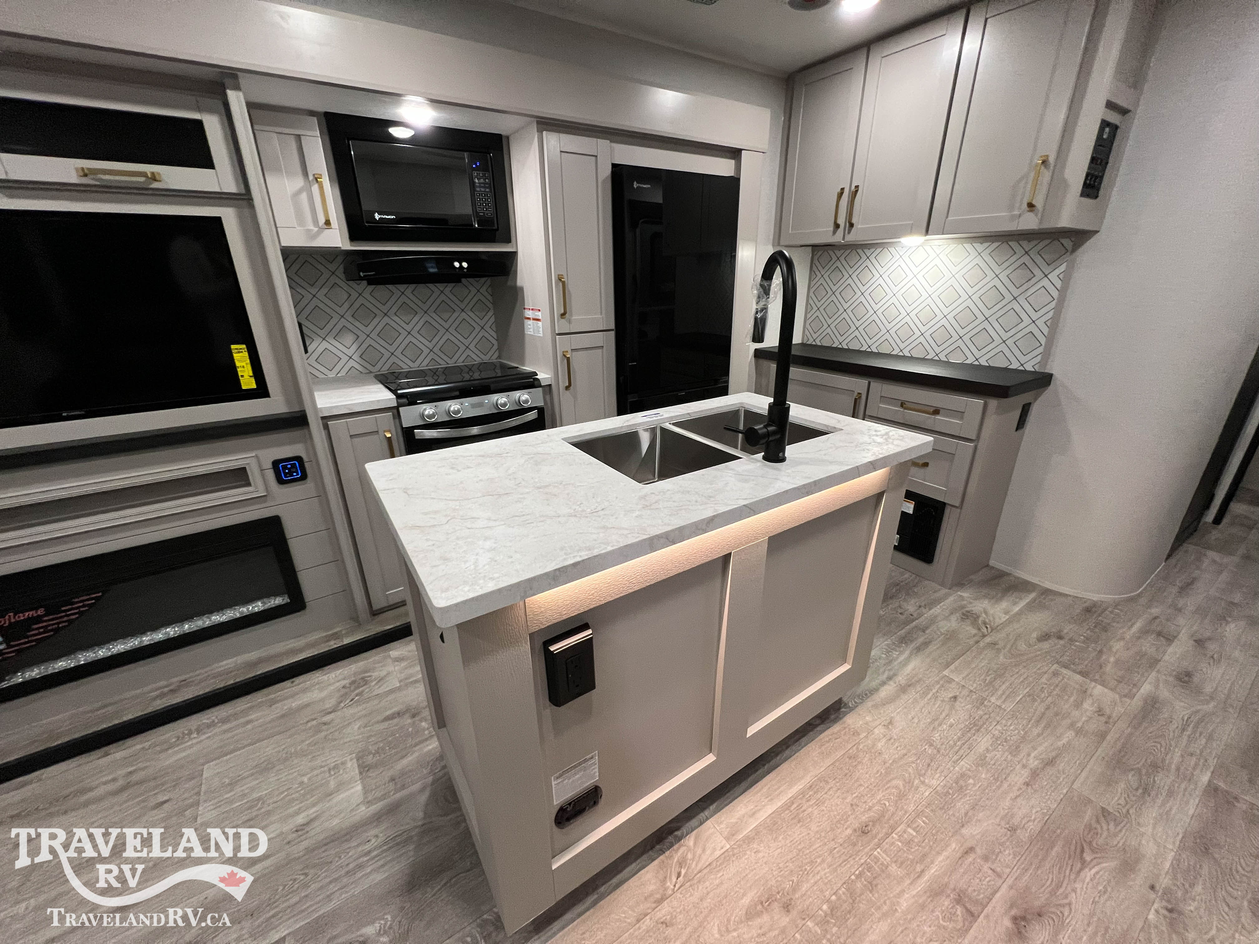 2026 Heartland Sundance Ultra-Lite 29RLBS - Image 11