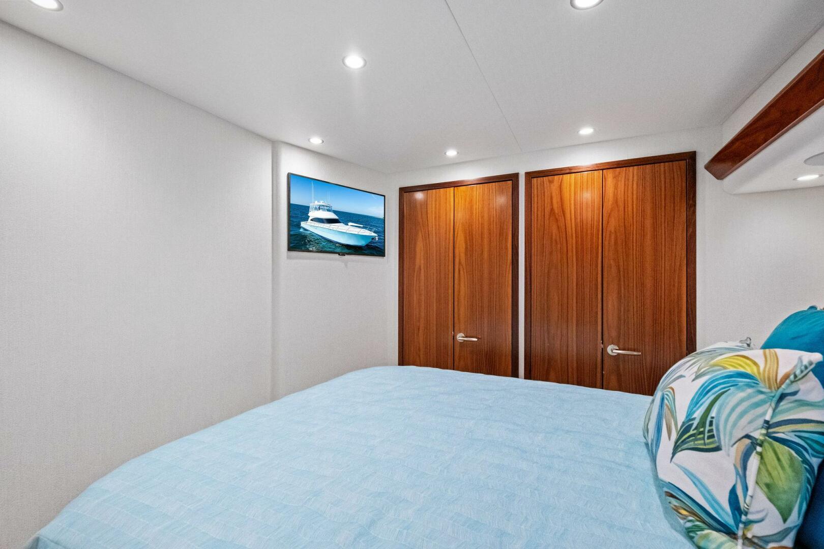 2025 Viking 58 Convertible - Image 19