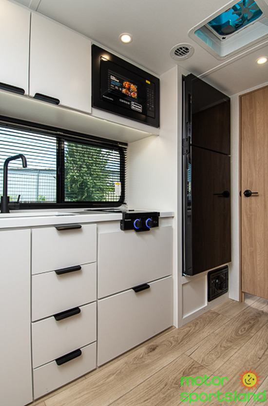 2027 Winnebago Micro Minnie 2200MBH - Image 19