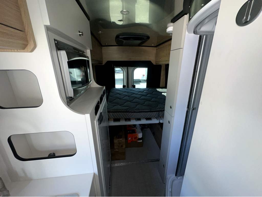 2026 AIRSTREAM RANGELINE - Image 16
