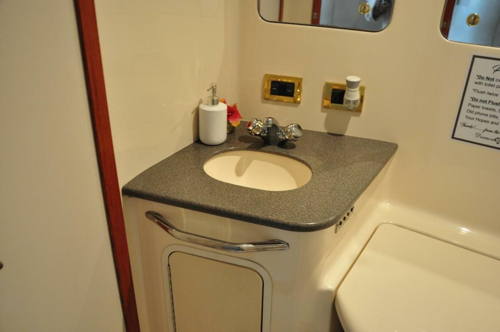 1998 Sea Ray 480 Sedan Bridge - Image 52