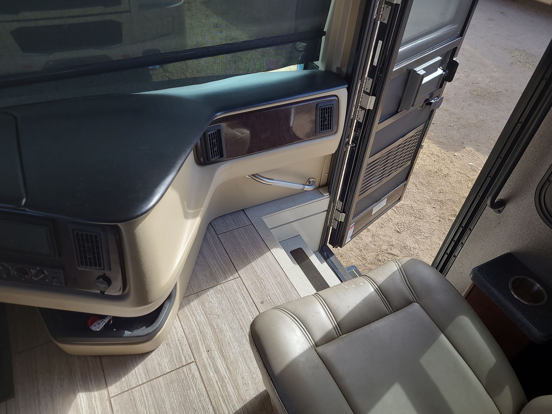 2017 Holiday Rambler Endeavor XE 38K - Image 13