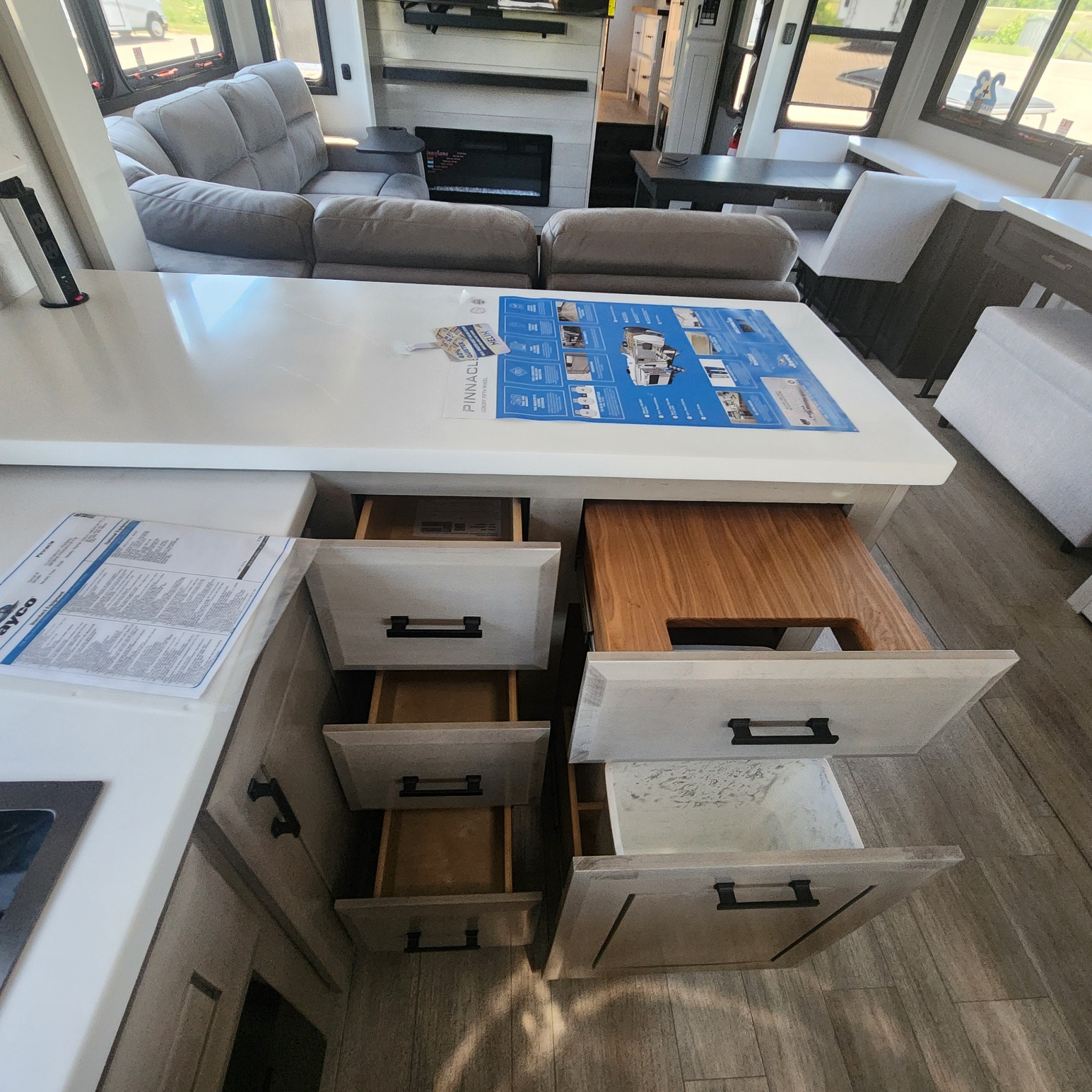 2026 JAYCO PINNACLE 38FBRK - Image 33