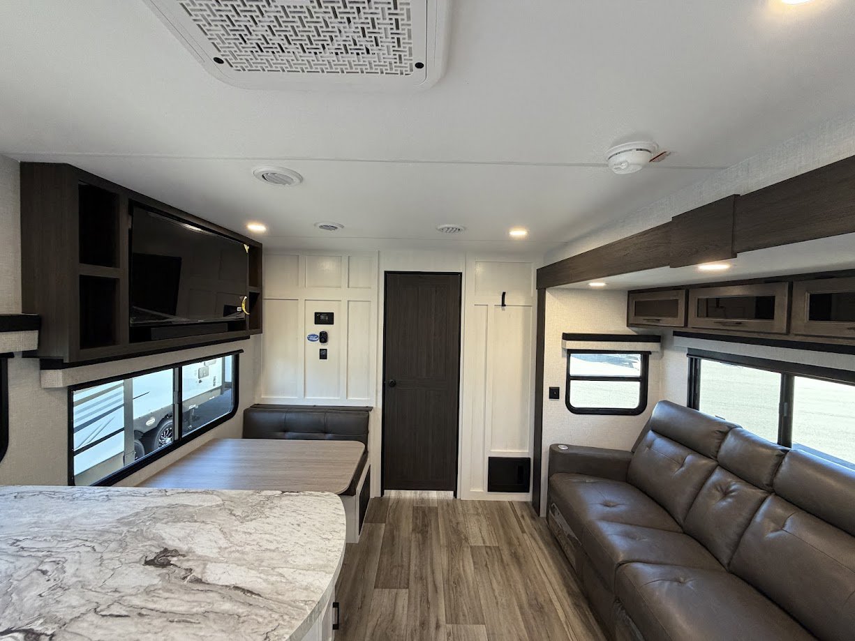 2026 VENTURE RV SPORTTREK 271VRB - Image 13