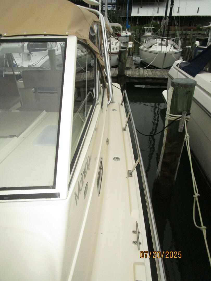 2006 Mainship Pilot 30 Base - Image 10