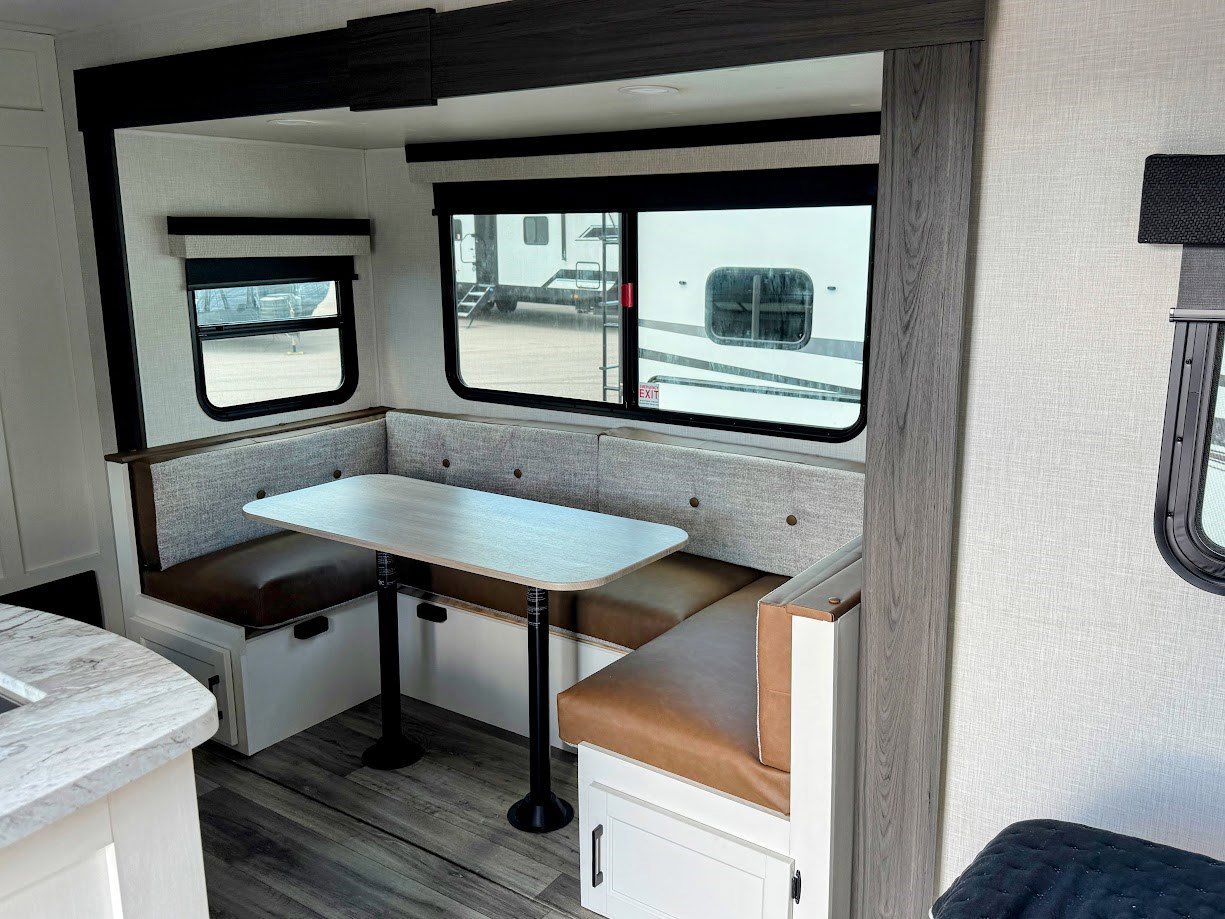 2026 VENTURE RV STRATUS 211VBH - Image 38