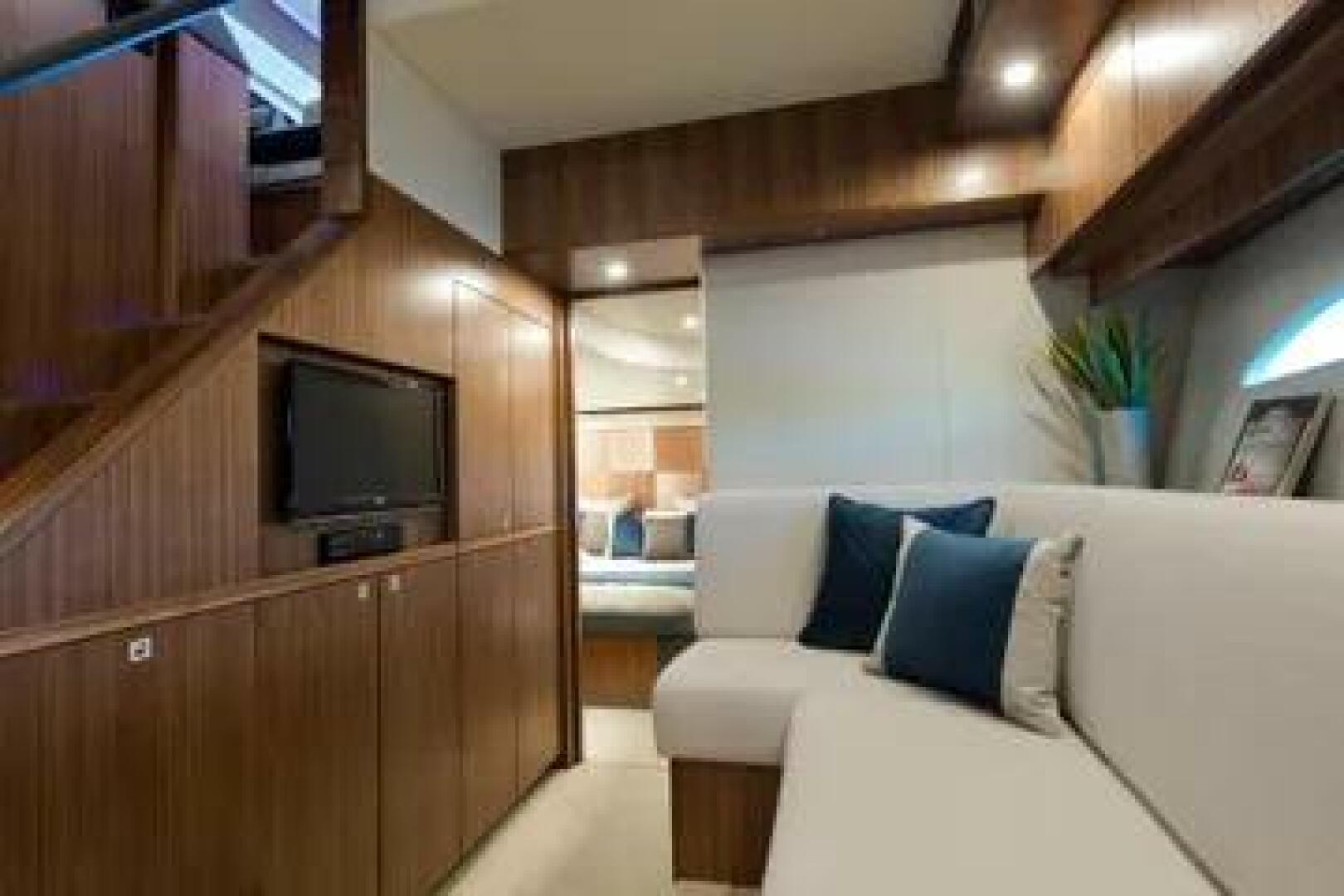 2015 Riviera Riviera 6000 Sport Yacht Base - Image 23