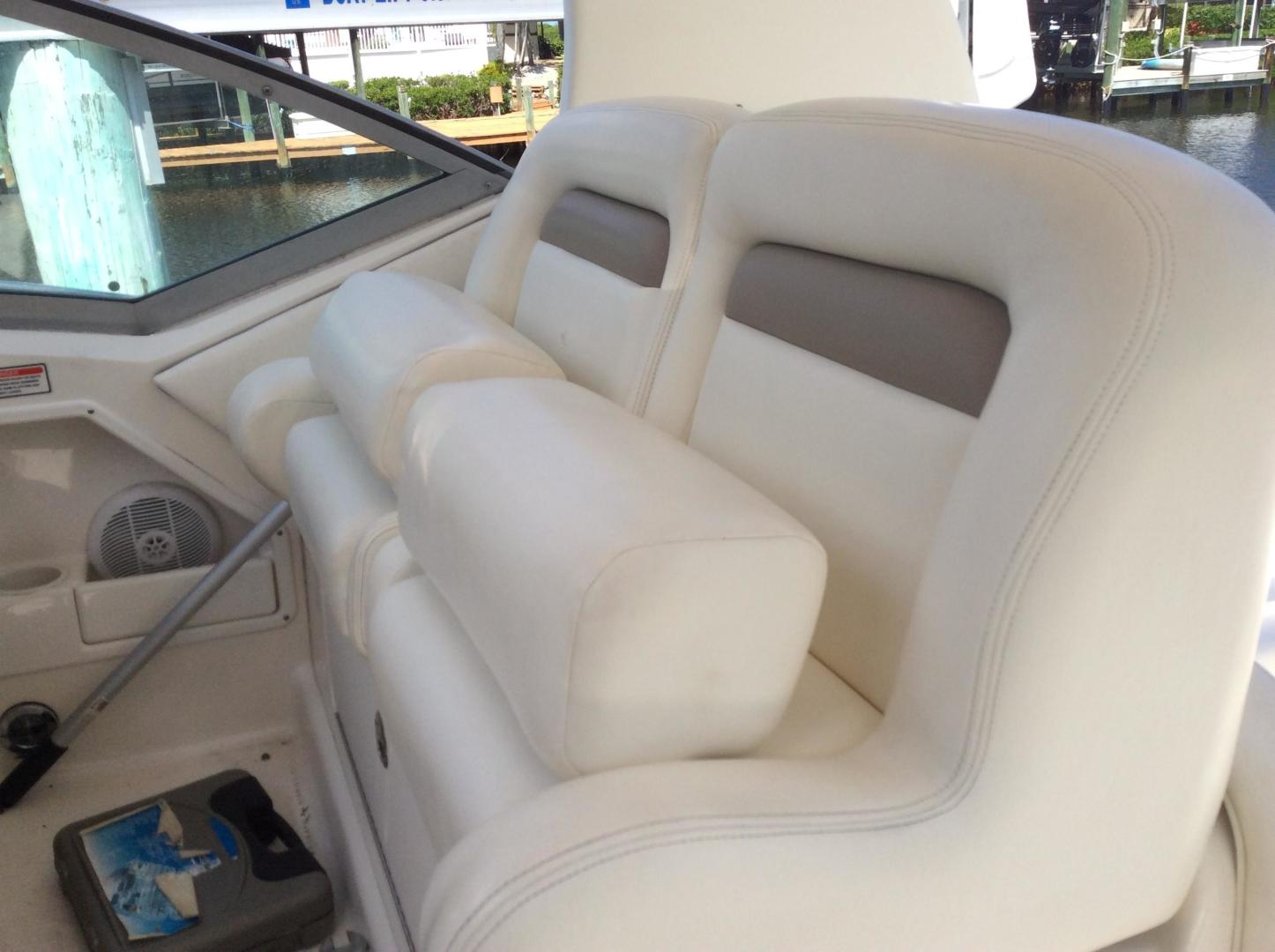 2003 Sea Ray 320 - Image 7