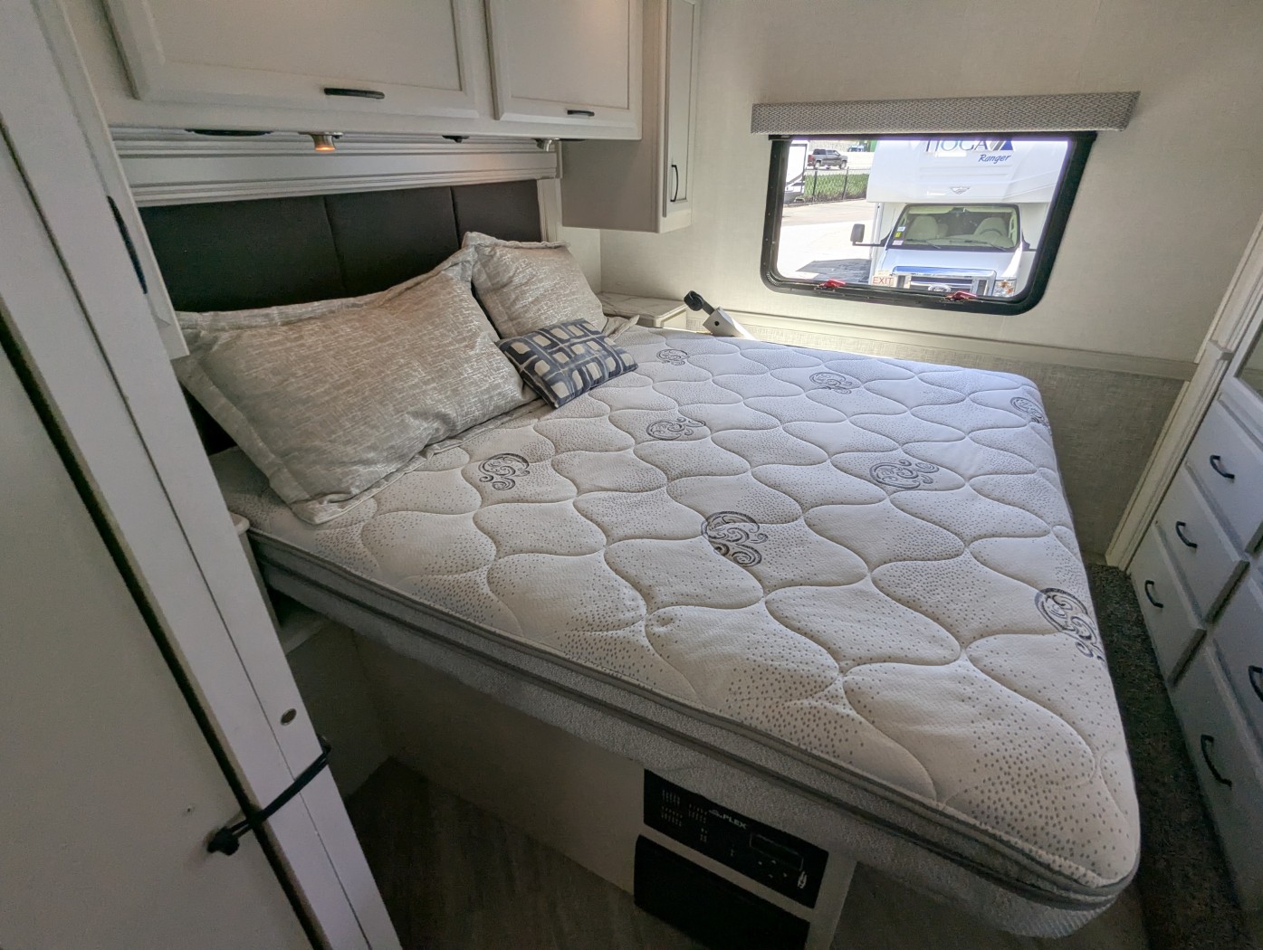2024 Holiday Rambler Eclipse 34J - Image 22