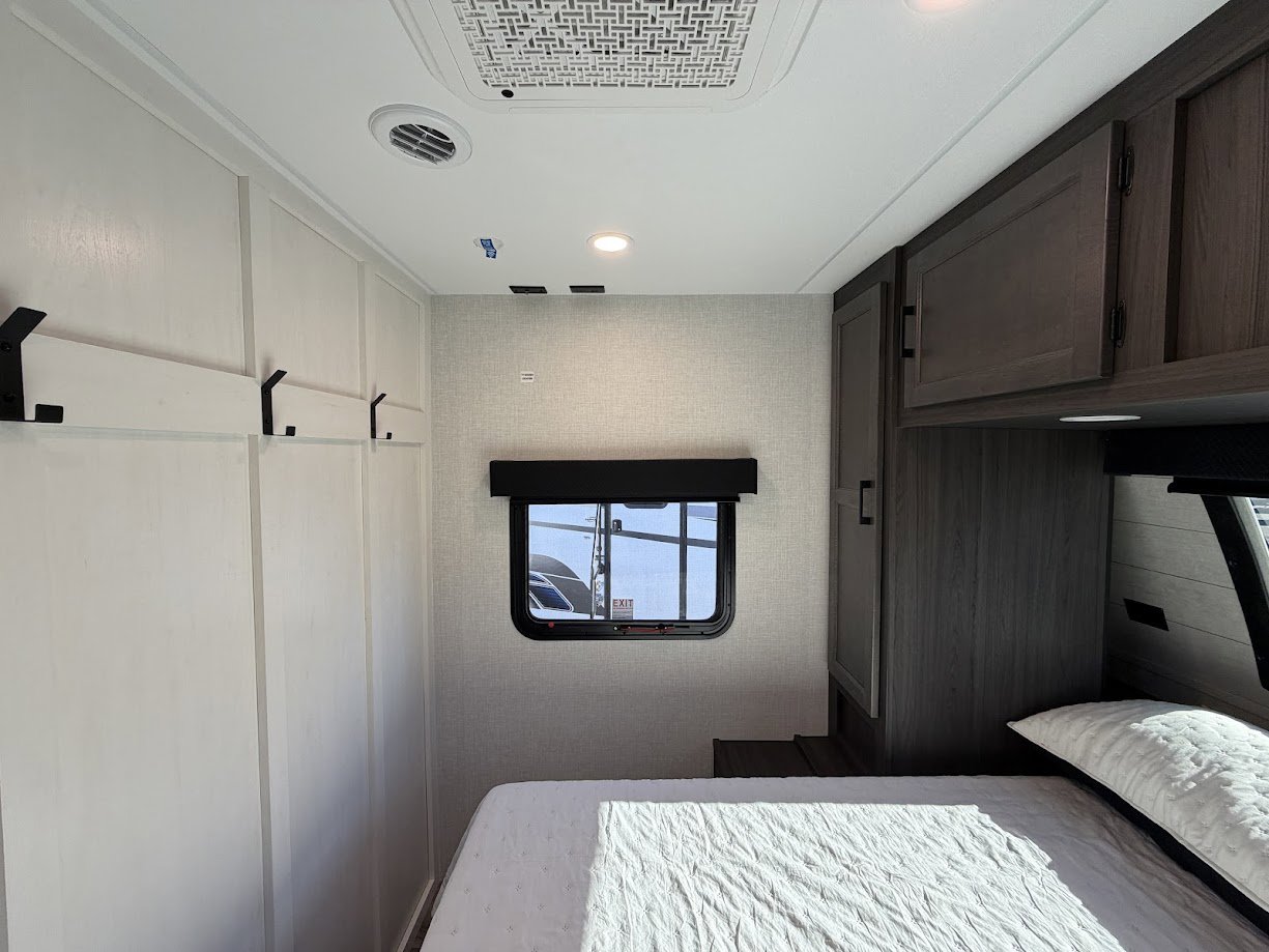 2026 VENTURE RV SPORTTREK 271VRB - Image 49