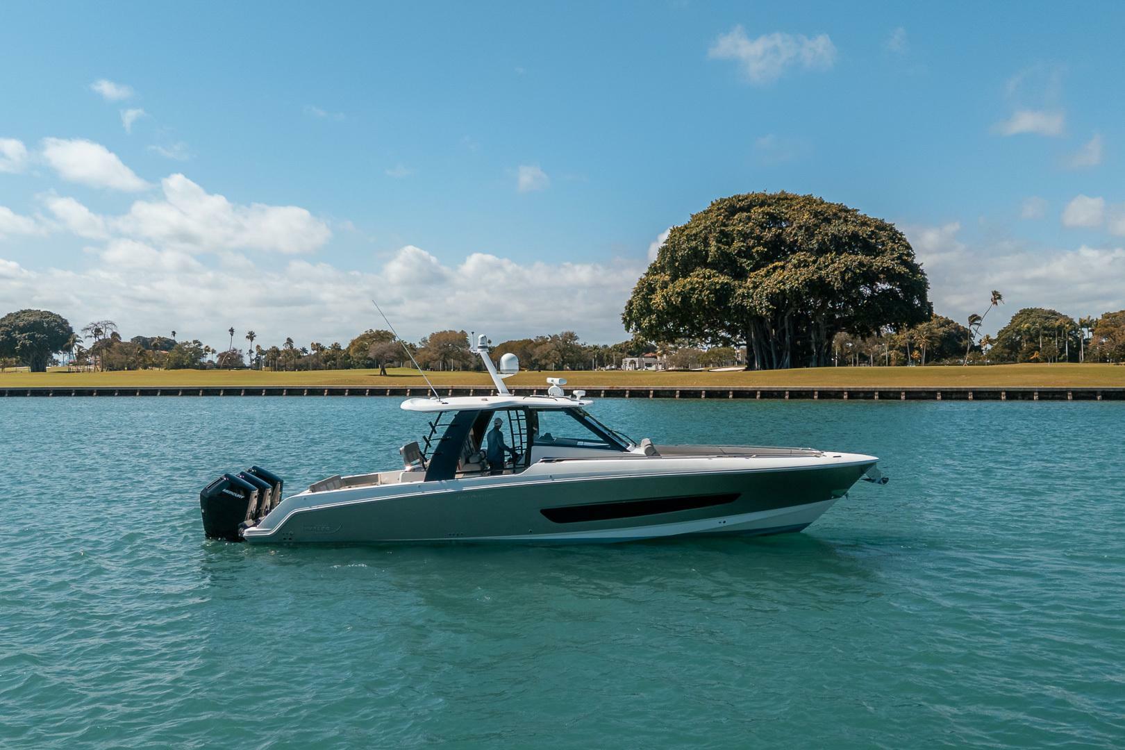 2023 Boston Whaler 420 Outrage - Image 1