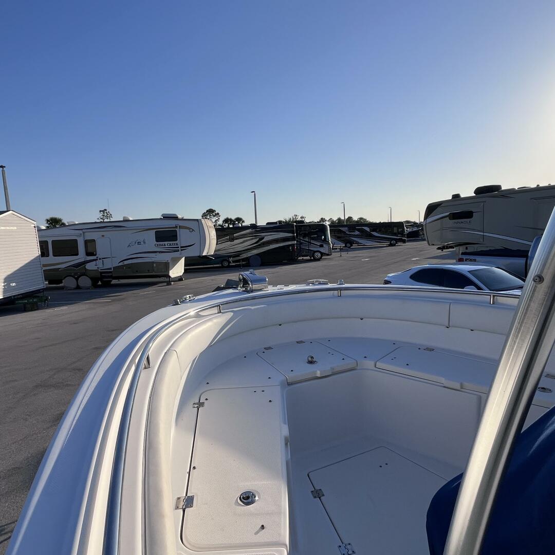 2013 Robalo R240 Center Console Base - Image 2