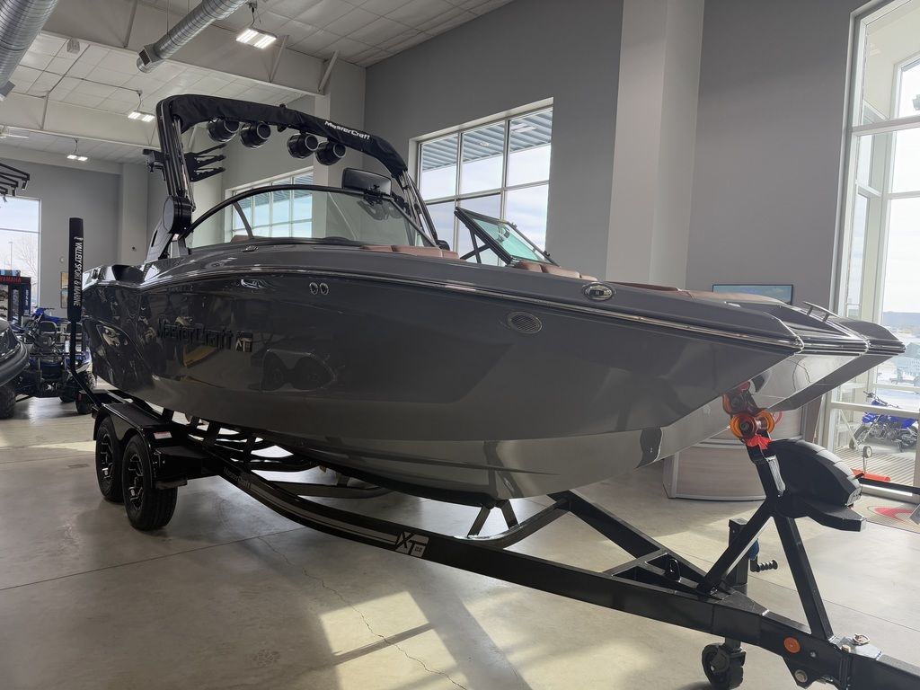 2025 MasterCraft XT22 - Image 9