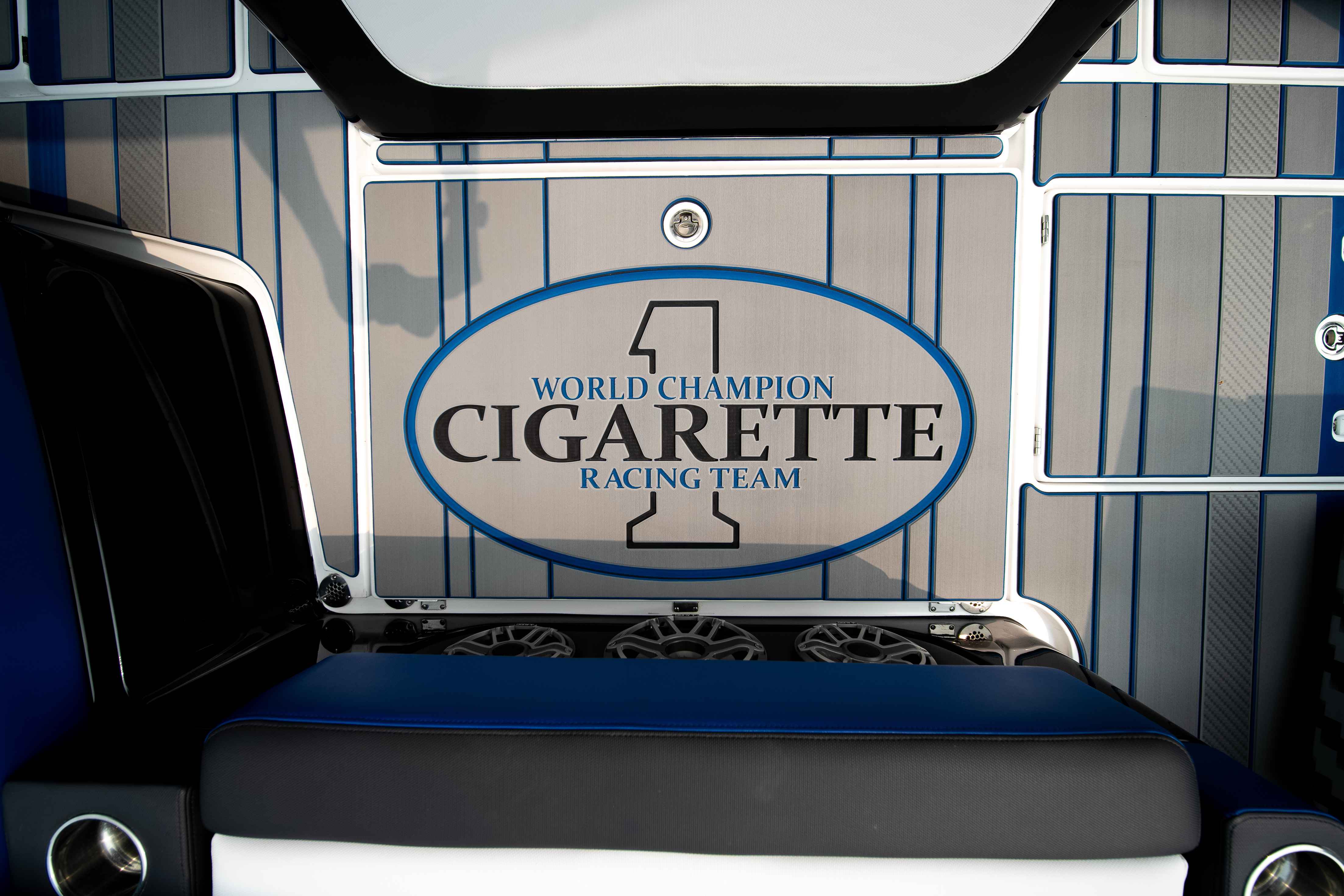 2025 Cigarette Auroris - Image 48
