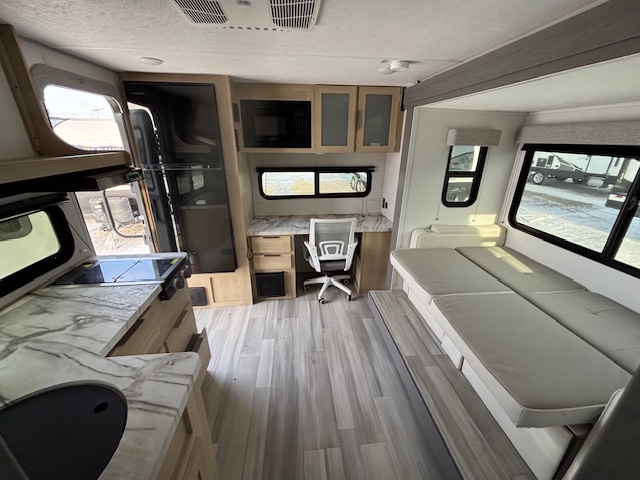 2023 SALEM PLATINUM FSX 163RDSKX - Image 22