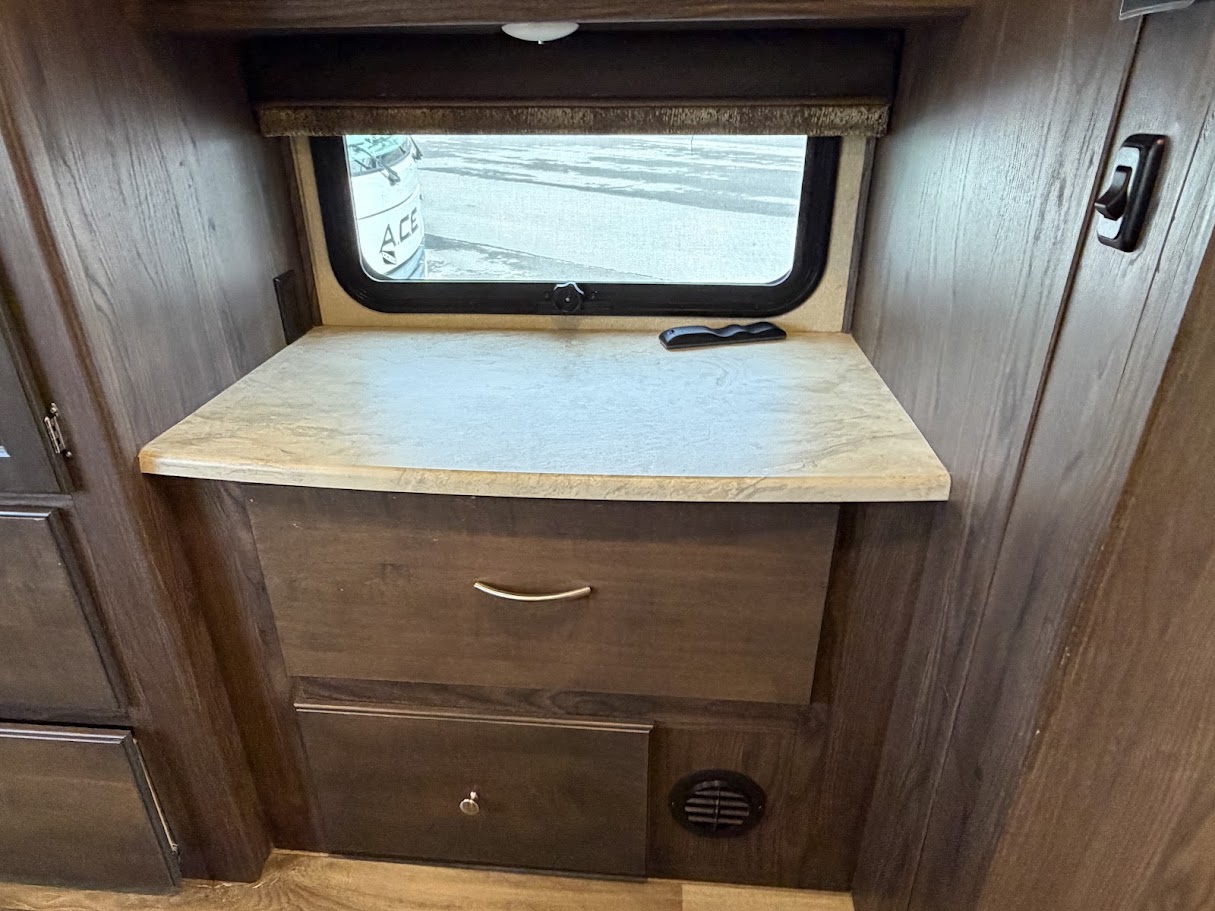 2019 COACHMEN PURSUIT 31BH - Image 43