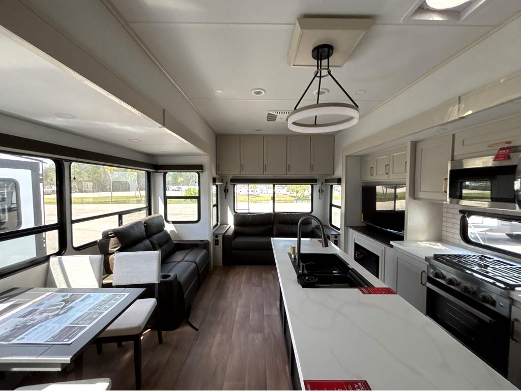 2026 GRAND DESIGN INFLUENCE 3503GK - Image 7