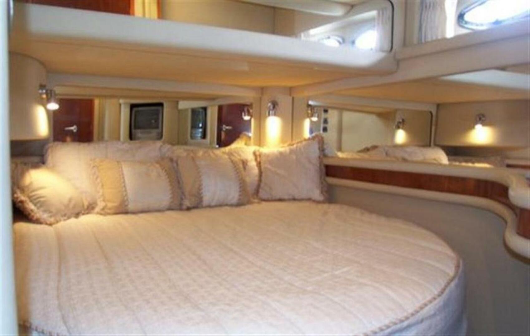 1998 Sea Ray 480 Sedan Bridge - Image 62