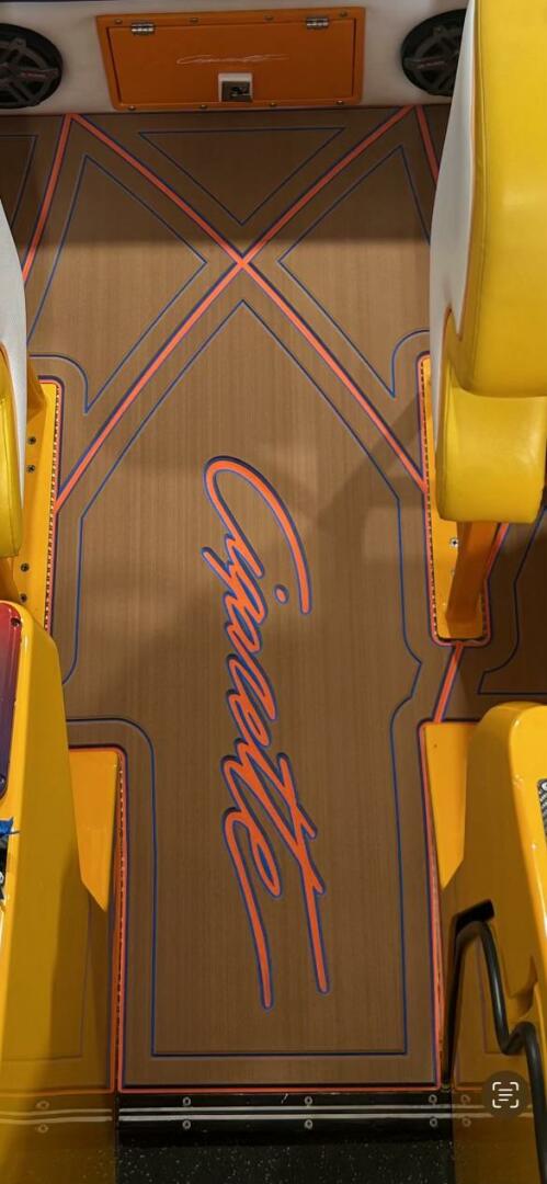 2005 Cigarette 39 Top Gun UNLIMITED - Image 9