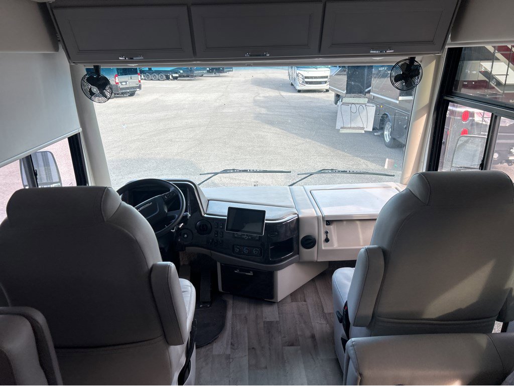 2026 THOR MOTOR COACH PALAZZO 33.5 - Image 21