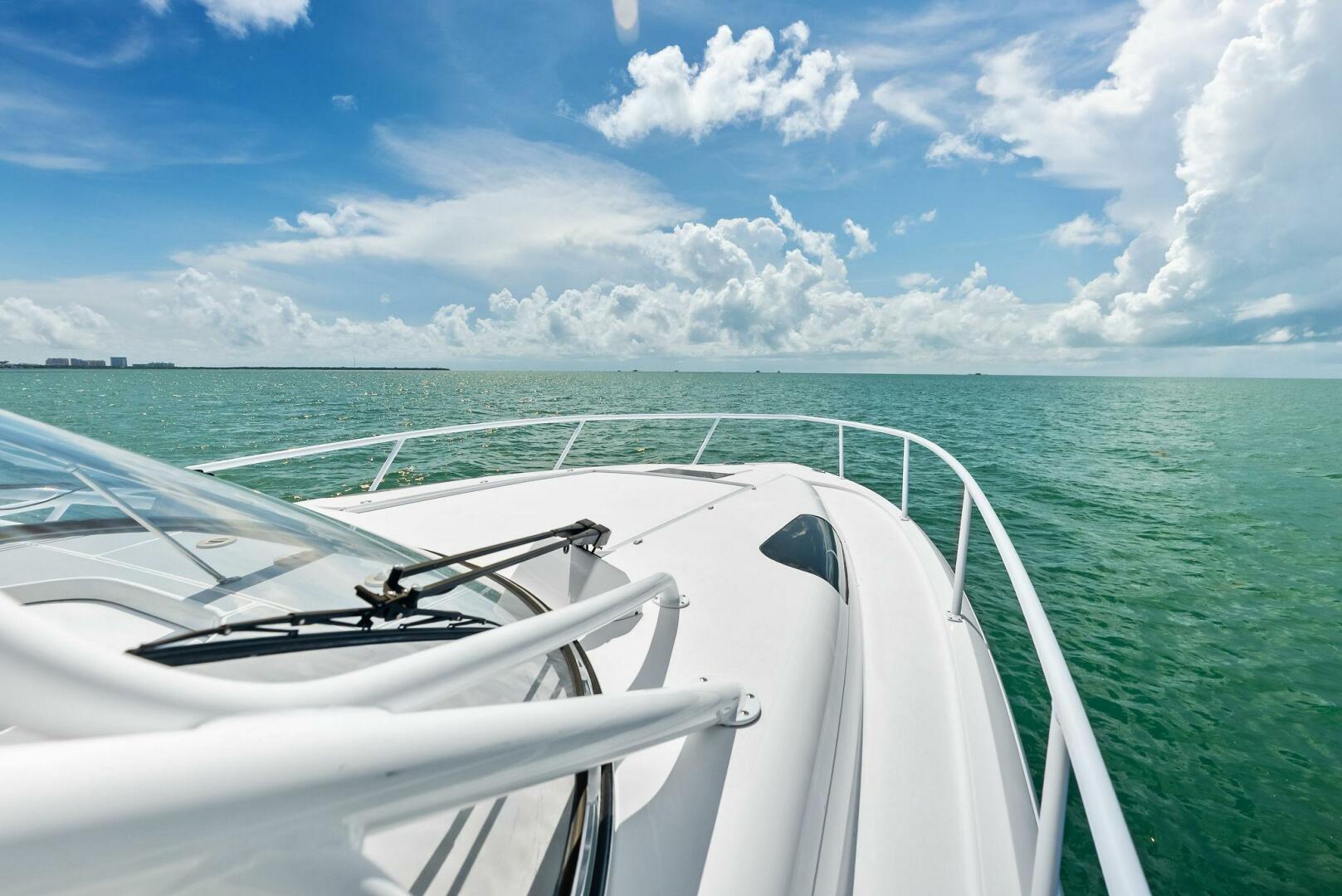 2018 Intrepid 430 Sport Yacht - Image 13
