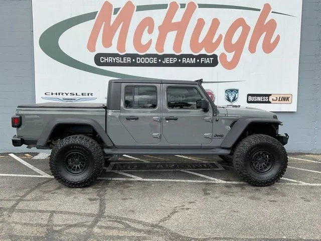 2023 Jeep Gladiator Crew Cab Sport S 4WD - Image 4