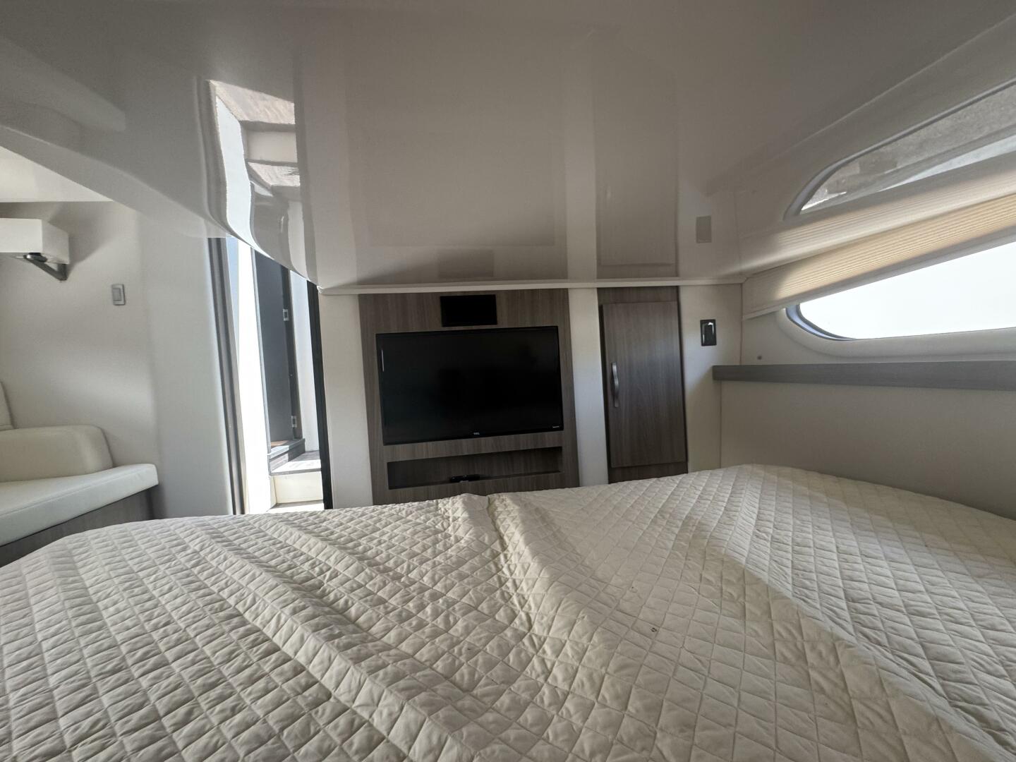 2021 Regal 38 XO - Image 21