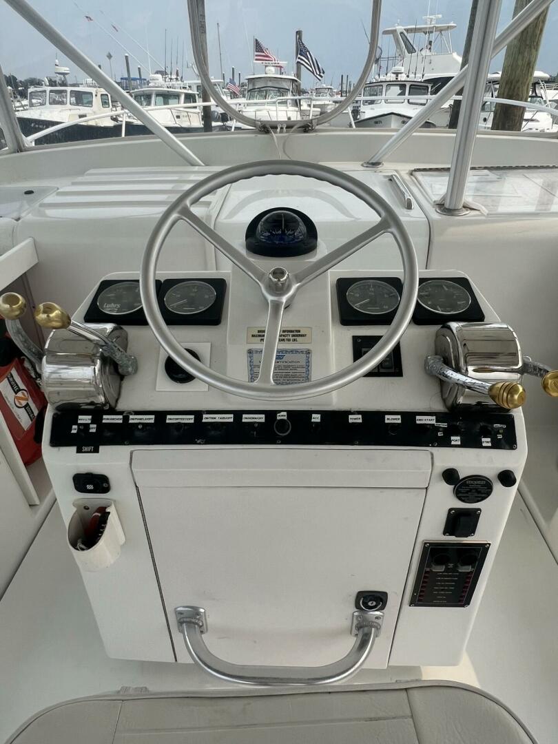 1995 Luhrs 32 Open - Image 11