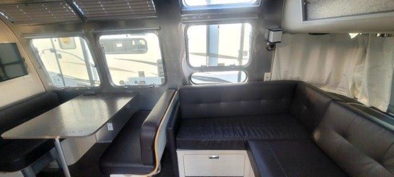 2019 AIRSTREAM INTERNATIONAL 30RB SERENITY - Image 5