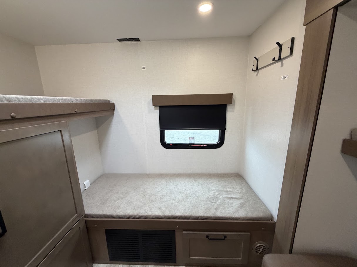 2027 VENTURE RV SPORTTREK 333VIK - Image 57
