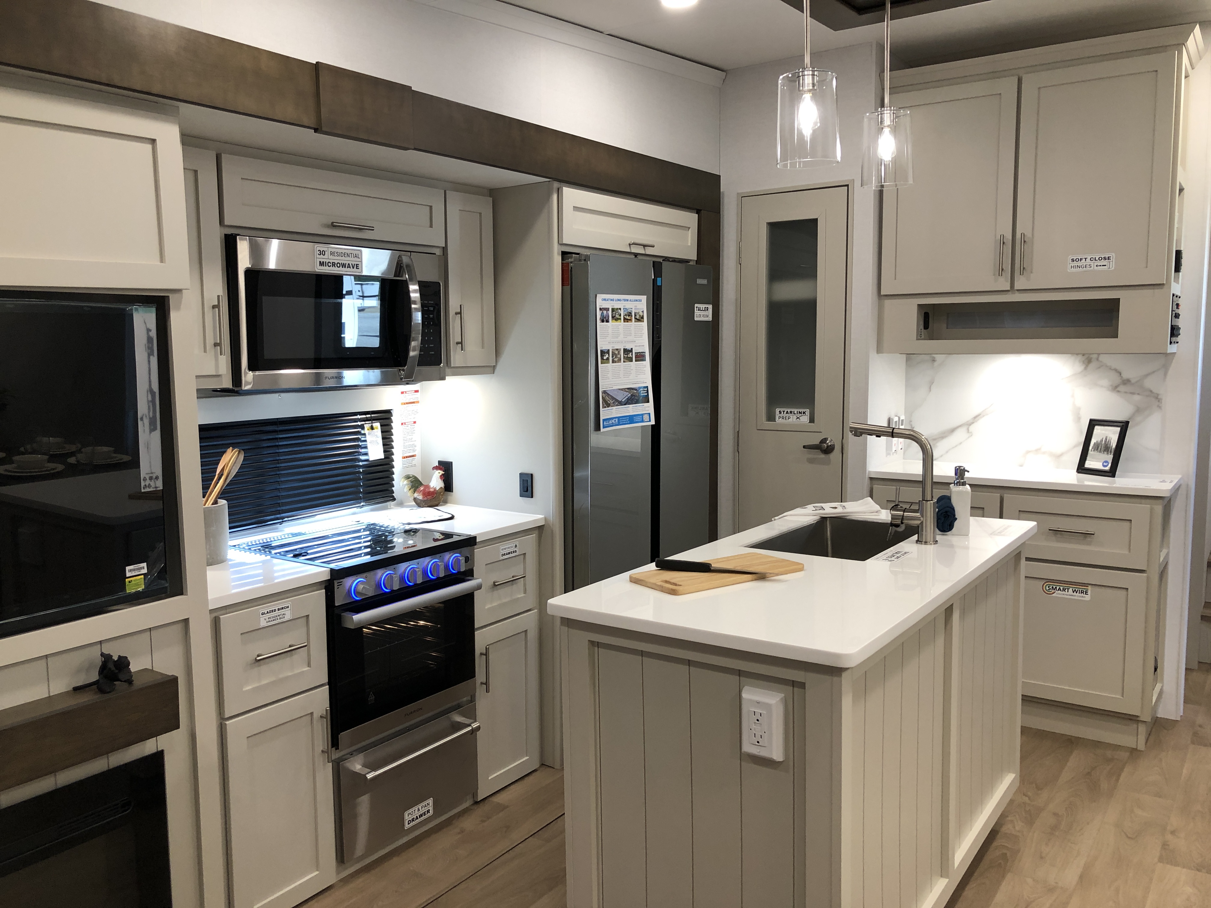 2027 Alliance Avenue All-Access 39MBR - Image 18