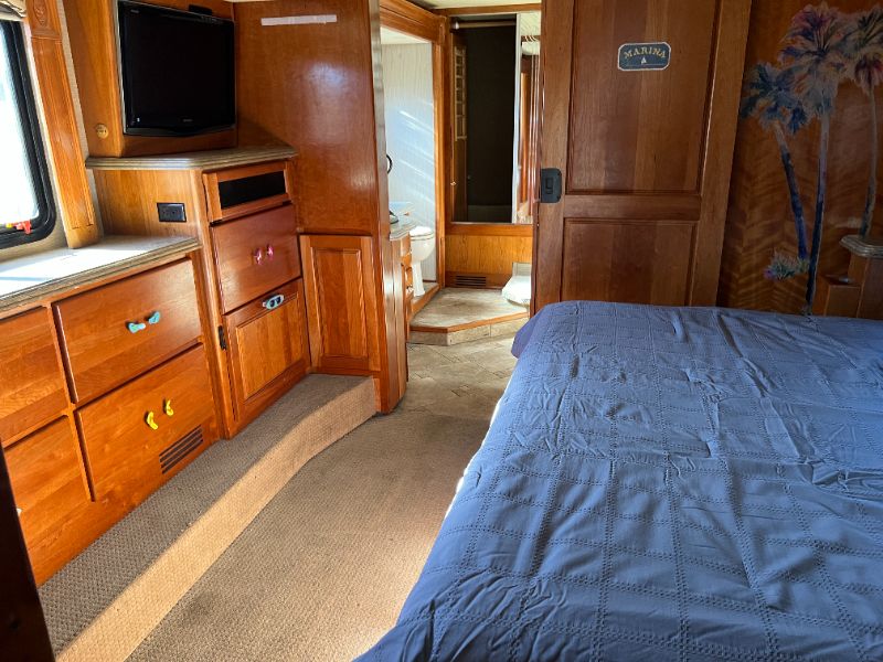 2009 Monaco RV Dynasty Yorkshire IV - Image 18