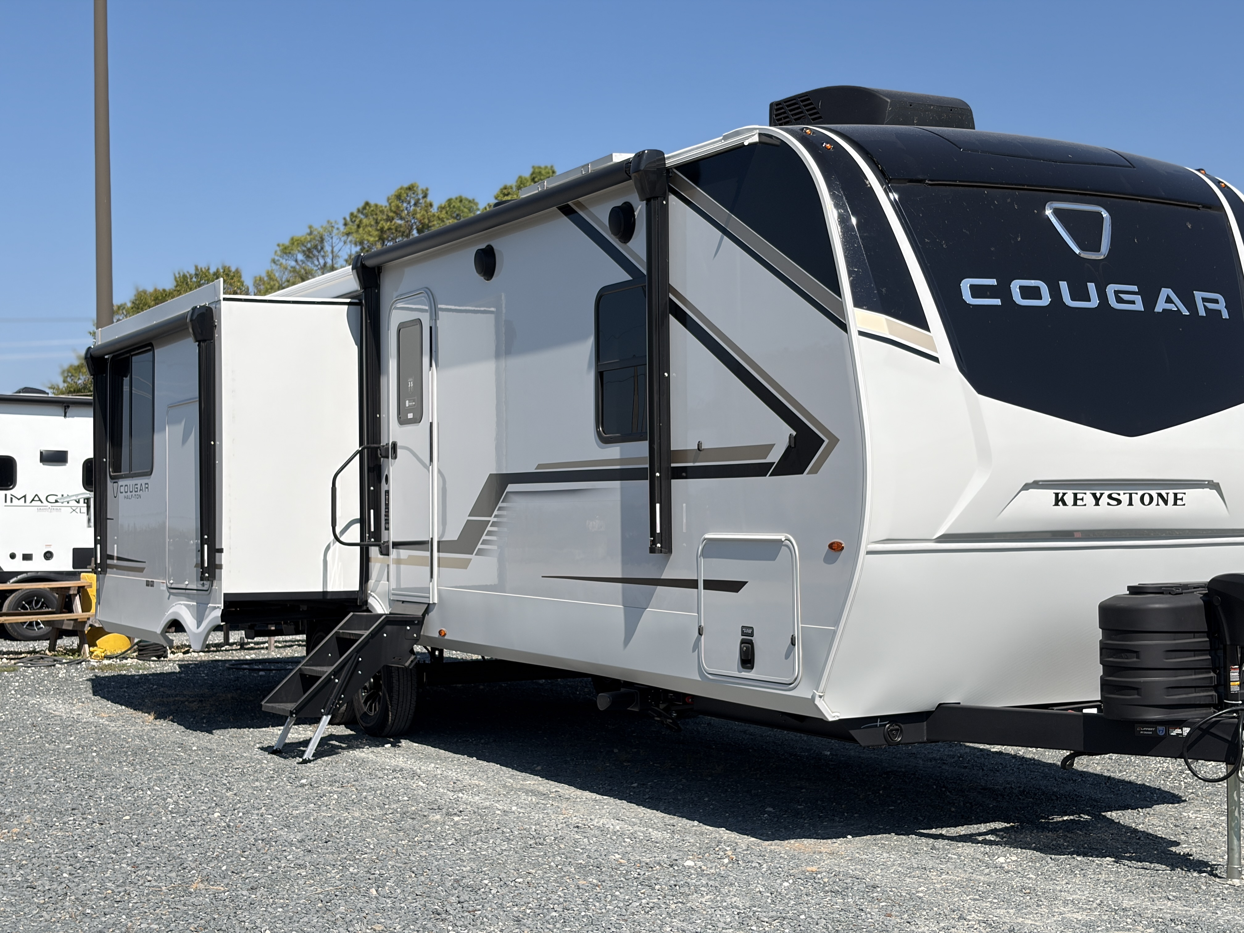 2027 Keystone COUGAR HALF-TON 29RKE - Image 8