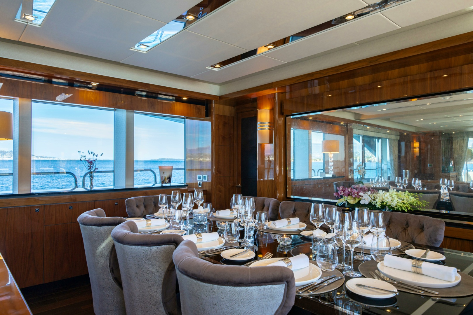 2014 Sunseeker Sunseeker 115 Sport Yacht - Image 13