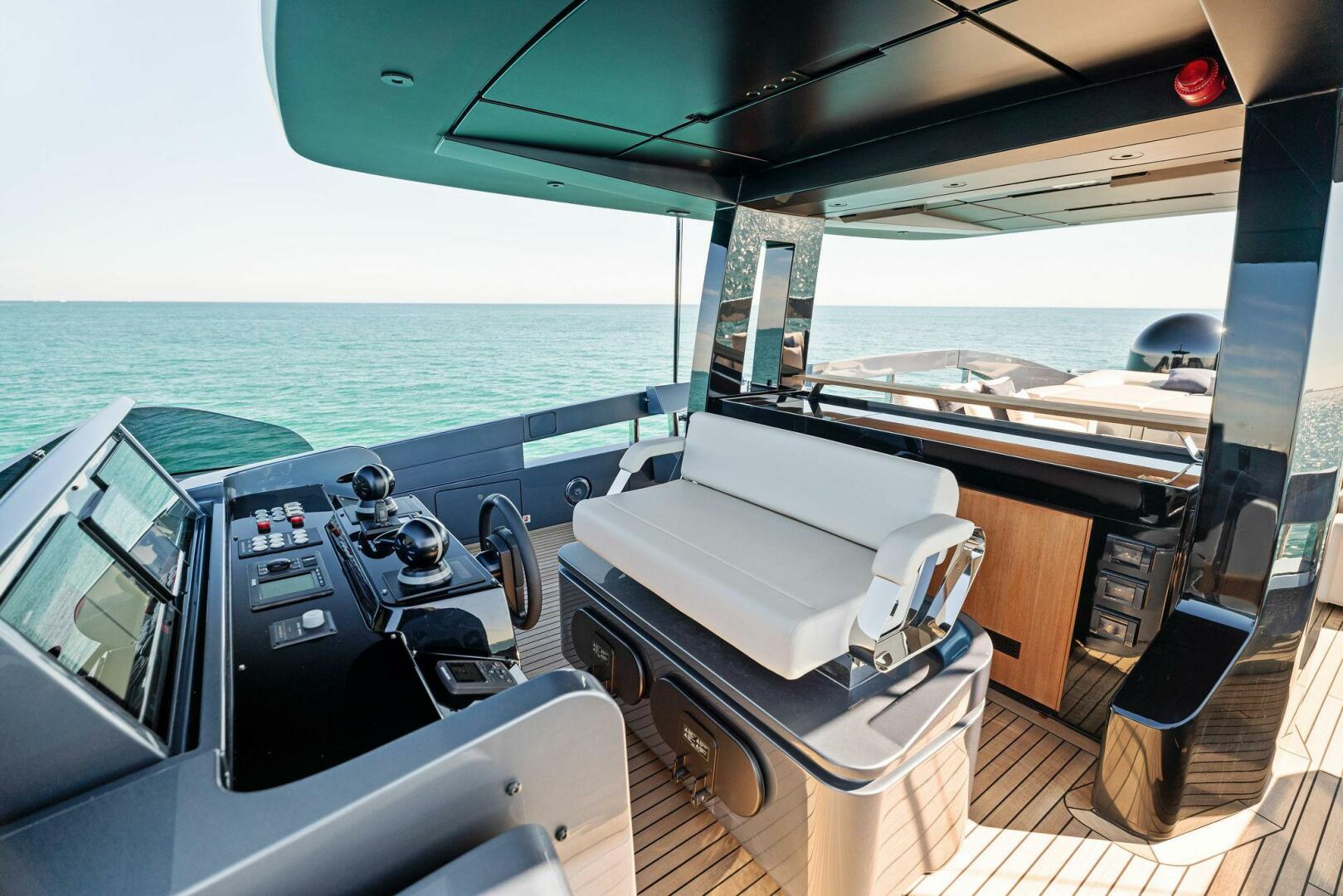 2023 Pershing GTX Motoryacht - Image 24