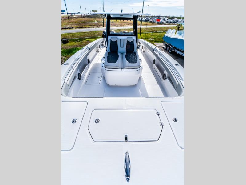 2024 Invincible 37 CATAMARAN - Image 7