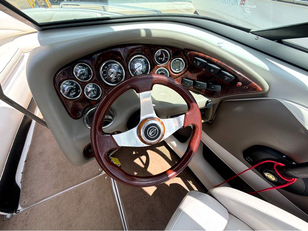 2011 CROWNLINE 21SS - Image 13