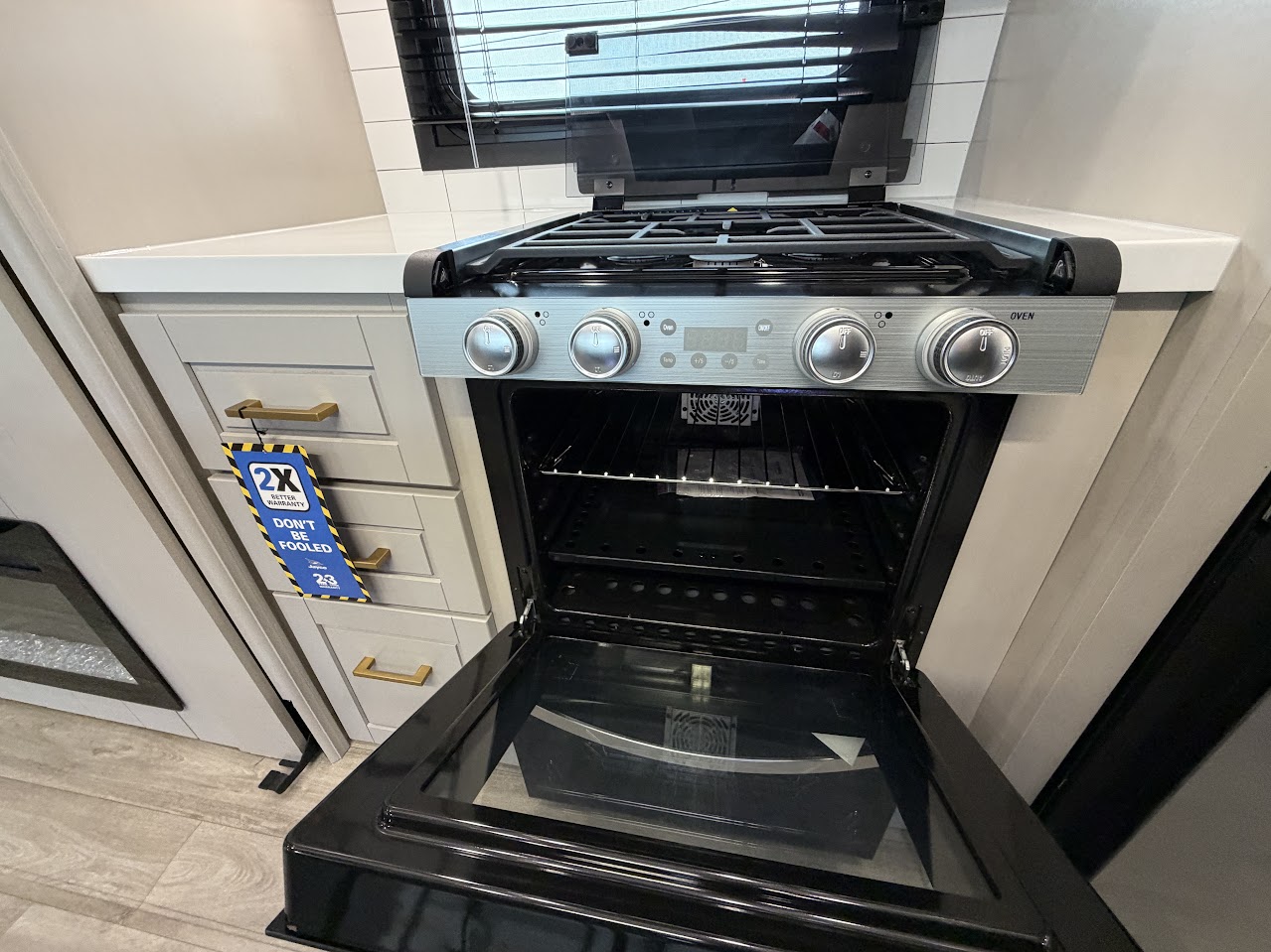 2027 JAYCO NORTH POINT 375TBDB - Image 26