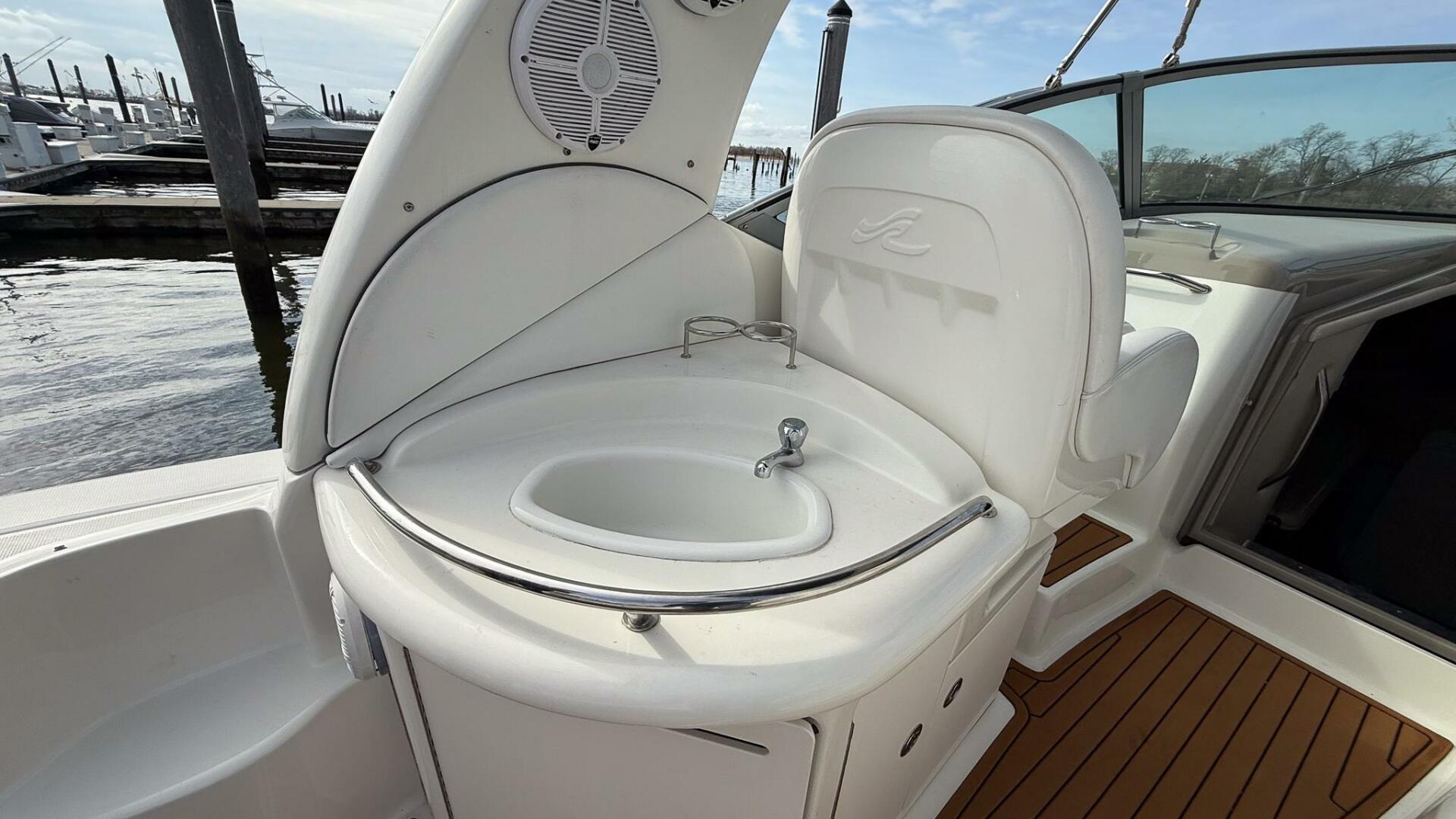 2008 Sea Ray 340 Sundancer - Image 9