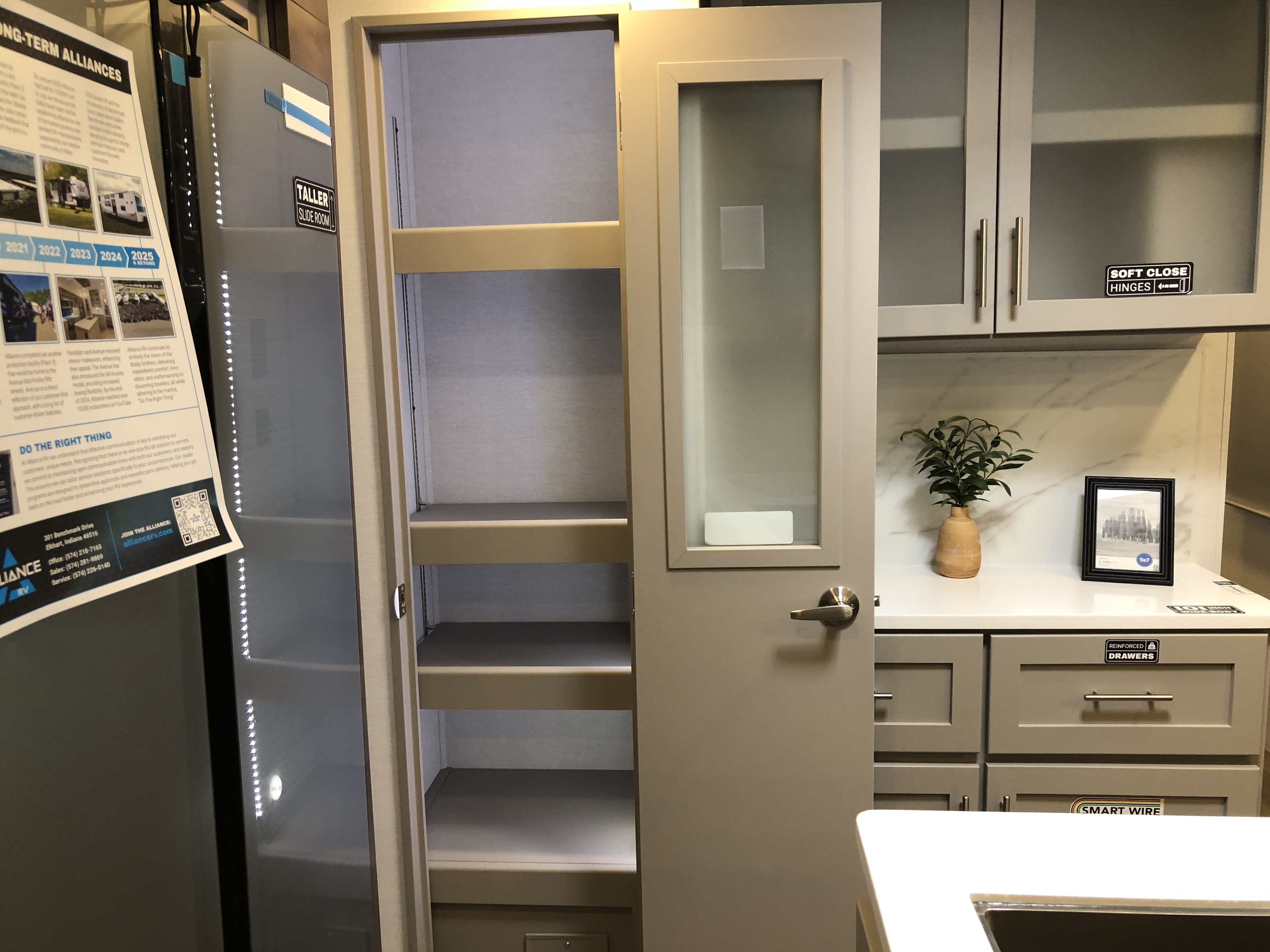 2026 Alliance RV Avenue 332RL - Image 21