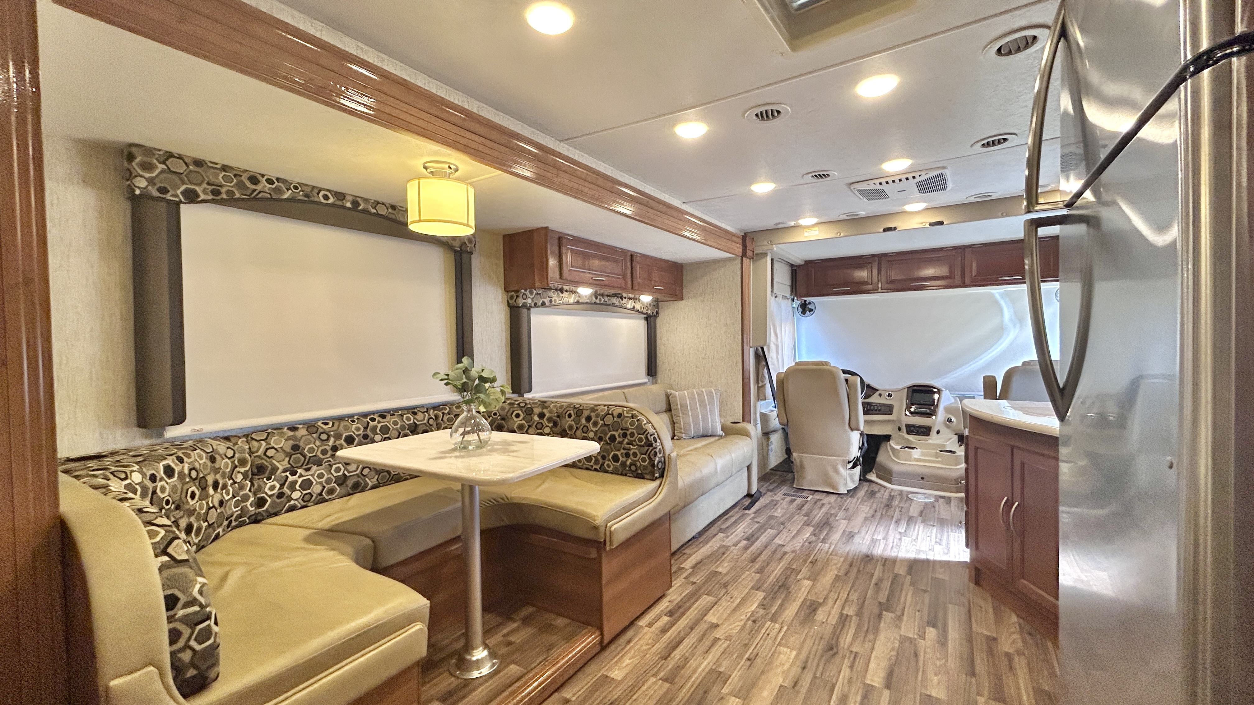 2019 Coachmen Mirada 35BH - Image 17