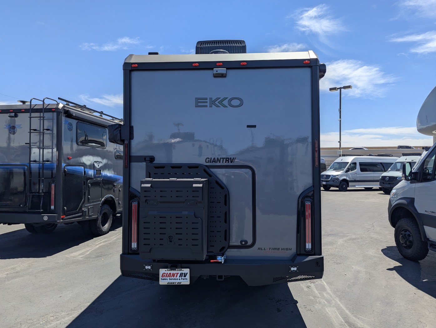 2026 Winnebago EKKO Sprinter 23B -Pop-Top AWD - ATH Edition - Image 9