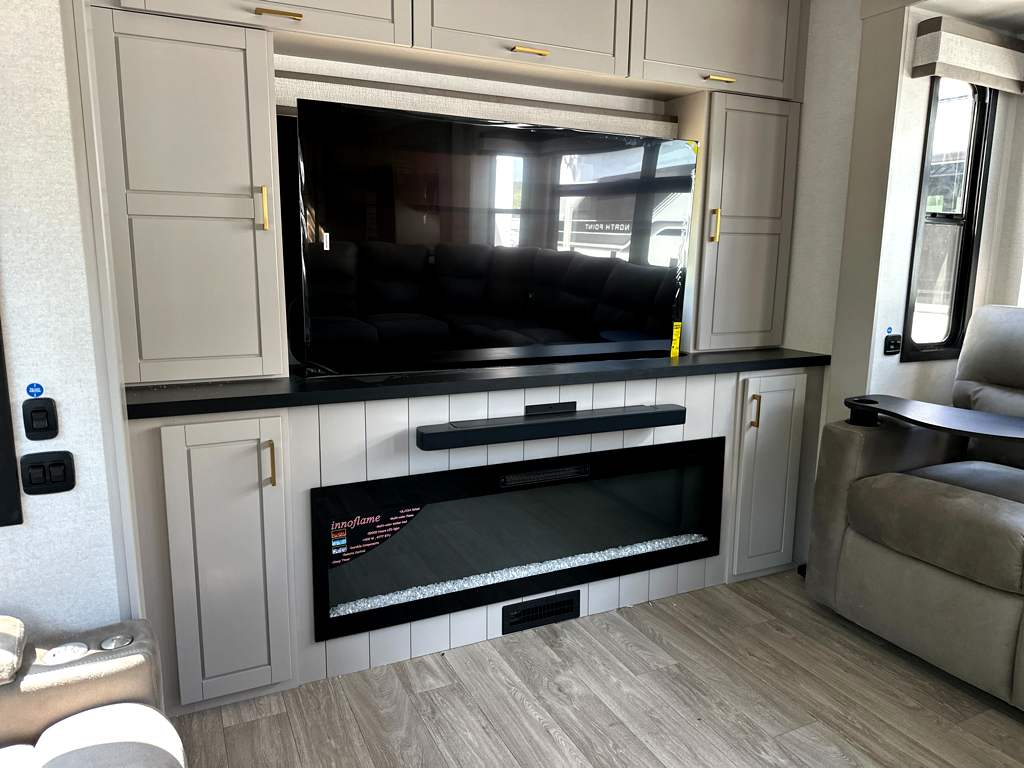 2027 JAYCO NORTH POINT 381CKRE - Image 19