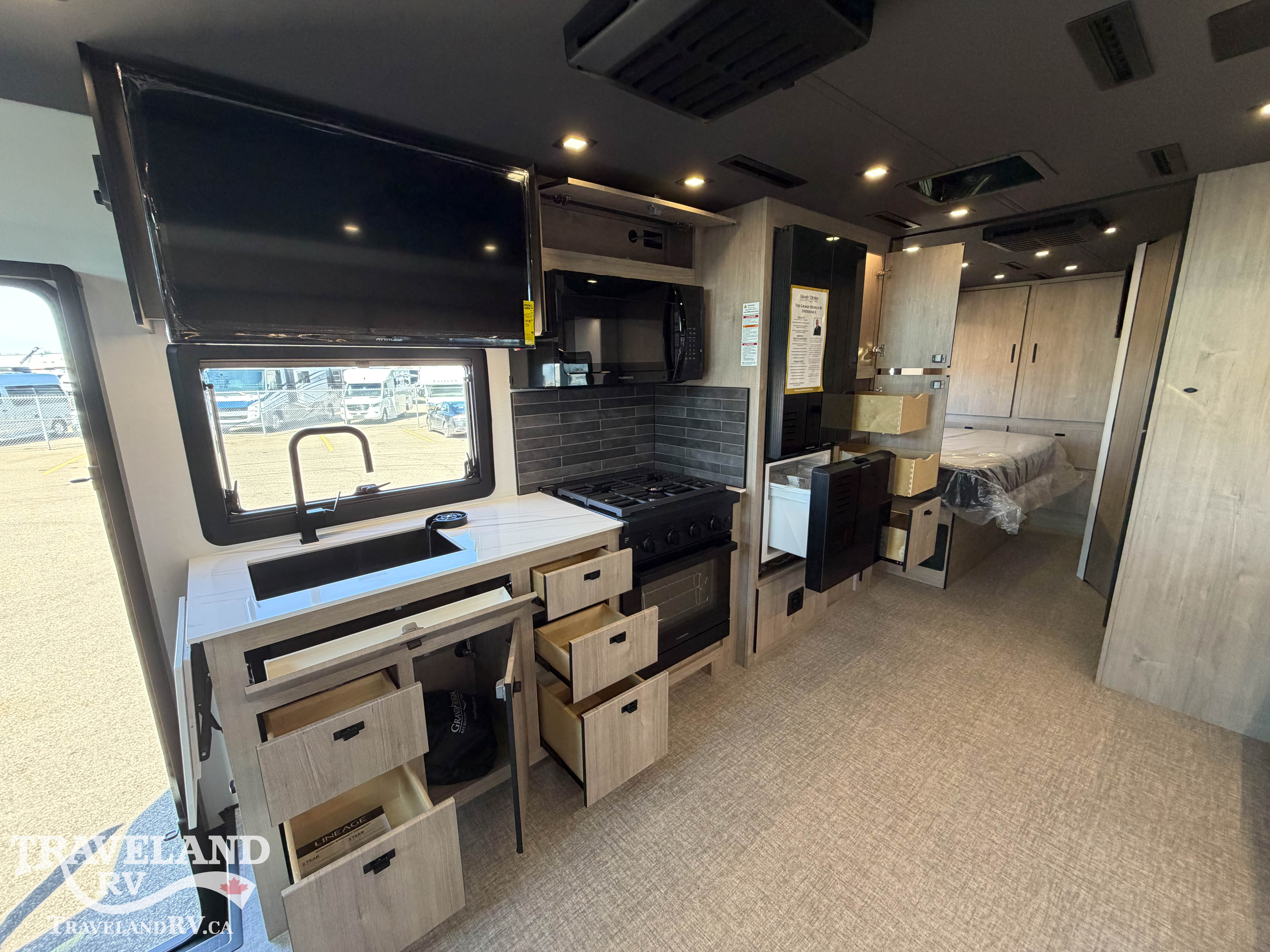2026 Grand Design Lineage Series F 31ZW - Image 21