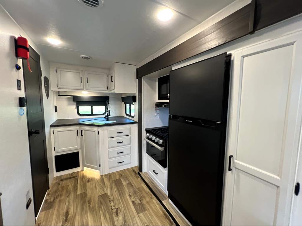 2024 VENTURE RV STRATUS SR221 VRK - Image 9