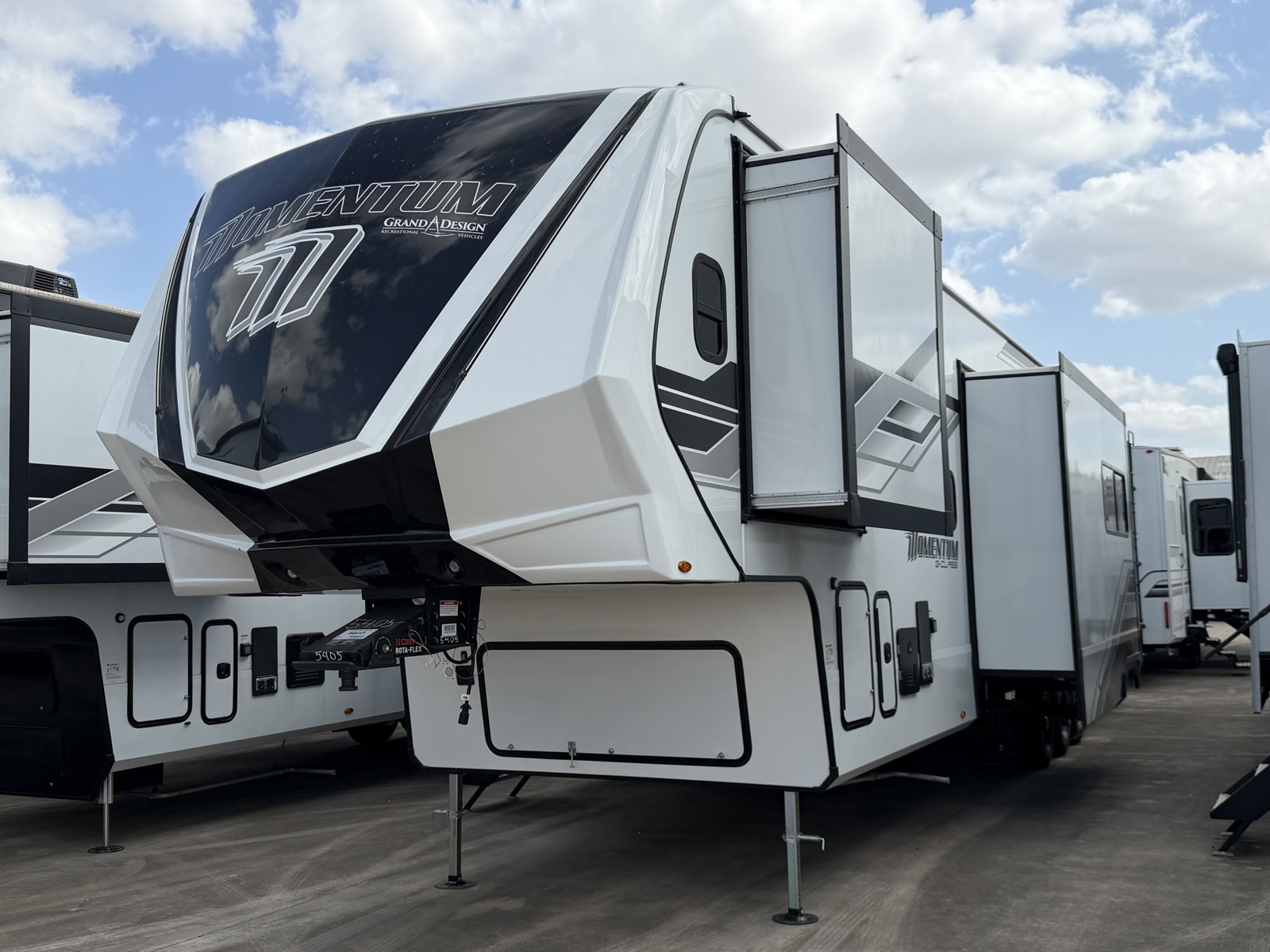 2026 GRAND DESIGN 394G - Image 2