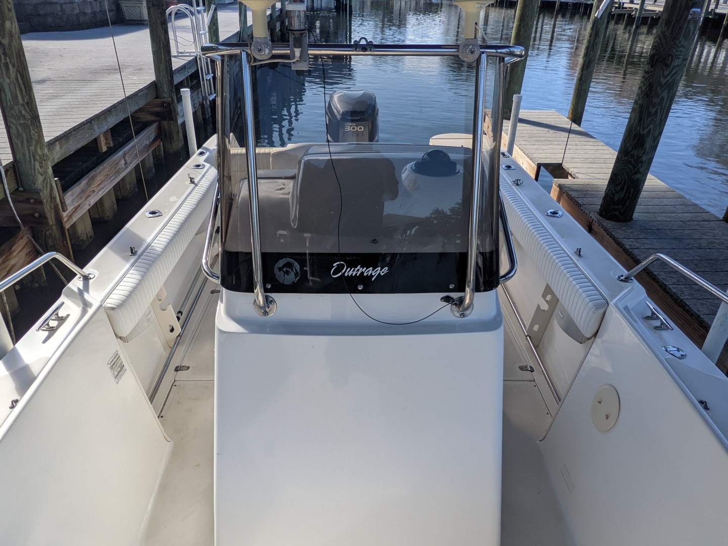 1998 Boston Whaler 23 Outrage Base - Image 4